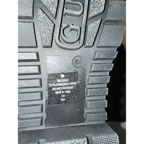 Guess Womens Black Puffer Winter Boots With Monogram Lining & Treaded Soles - Picture 3 of 6